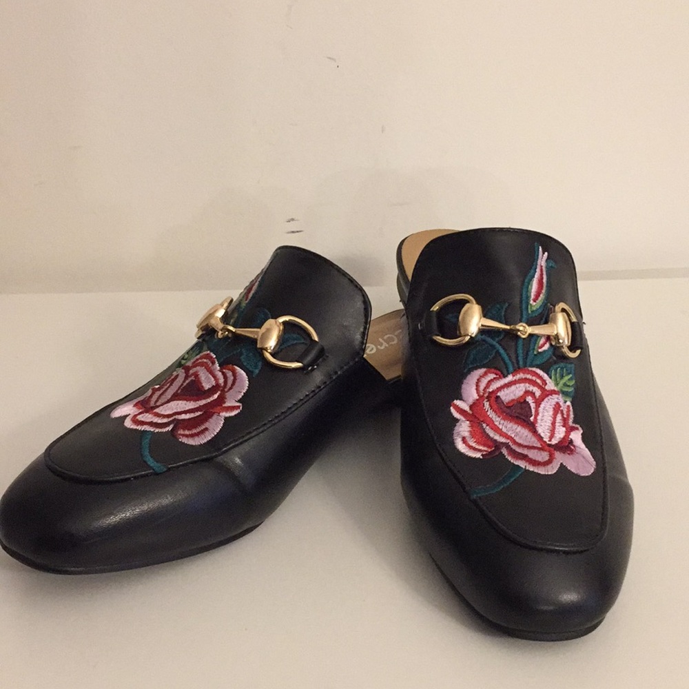EUC Floral embroided horse bit mule Sz4